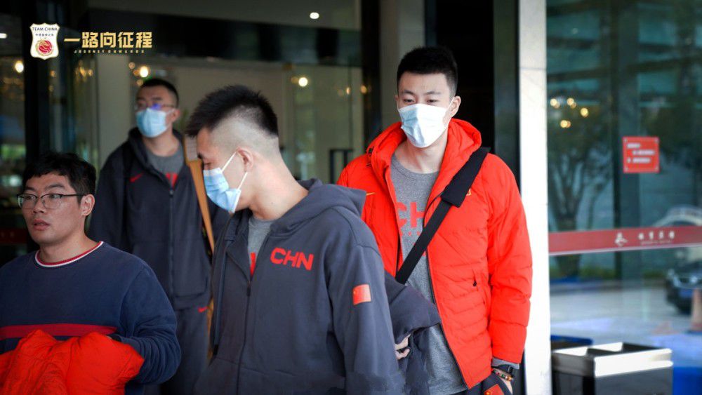 雷佳音、汤唯在开拍前反复沟通，打磨人物小传，揣测人物多年前情侣状态时的相处方式